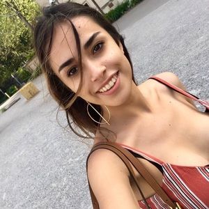 Meet your Posher, Elisa